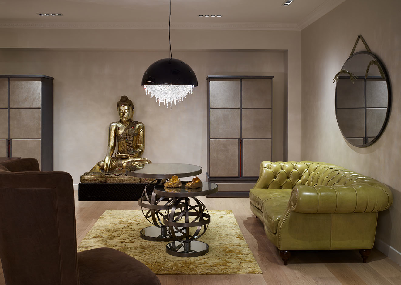 Black Ozero chandelier in luxury interior design Black Ozero chandelier in luxury interior design